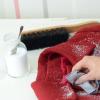 วิธีทำความสะอาดเสื้อโค้ทที่ทำจากวัสดุประเภทต่างๆ ที่บ้านโดยไม่ต้องซัก